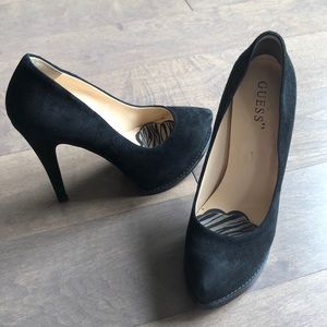 4” Black Suede Platform Pump 🖤👠